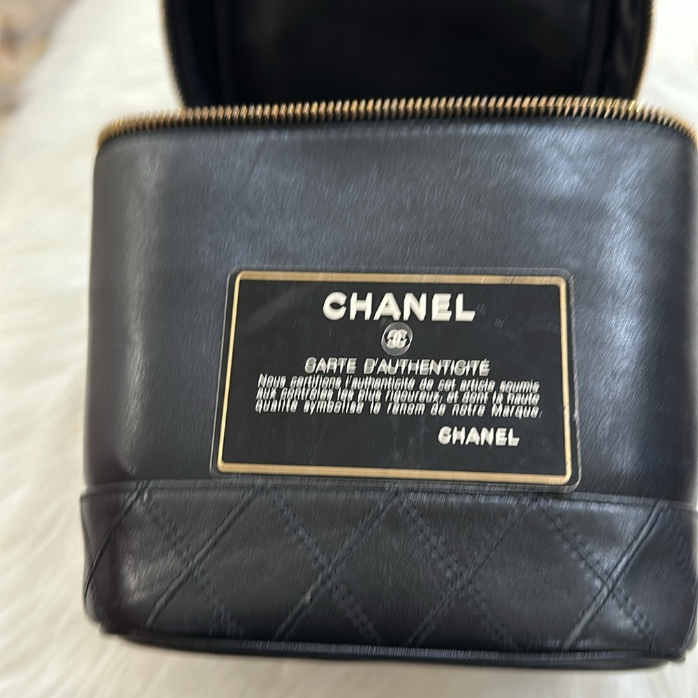 Chanel cosmetic case - Picture 11 of 16